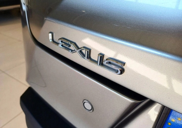 Lexus UX cena 145000 przebieg: 73343, rok produkcji 2020 z Chodzież małe 254